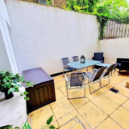 Spacious & Cosy 2 Bedroom Home Plus 2 Sofa-Beds With Private Entrance And Back Patio, 3 Min Walk To Earl'S Court Station Londres Exterior foto