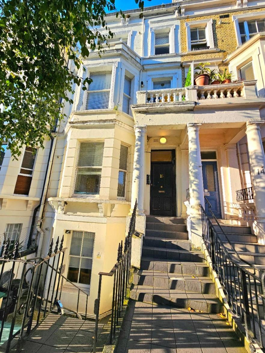 Spacious & Cosy 2 Bedroom Home Plus 2 Sofa-Beds With Private Entrance And Back Patio, 3 Min Walk To Earl'S Court Station Londres Exterior foto